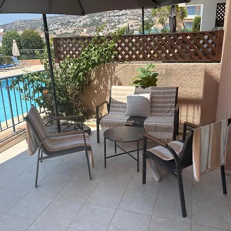 Spacious 2 Bedroom House With Great Views 度假居 *