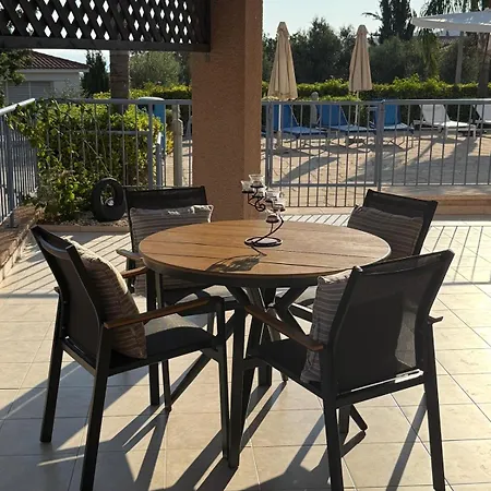 Spacious 2 Bedroom House With Great Views 度假居 佩亚