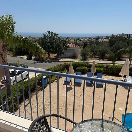 Spacious 2 Bedroom House With Great Views