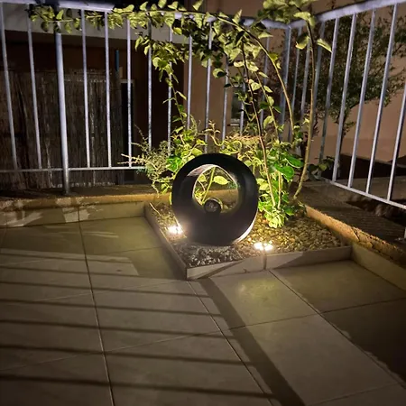 Spacious 2 Bedroom House With Great Views 度假居