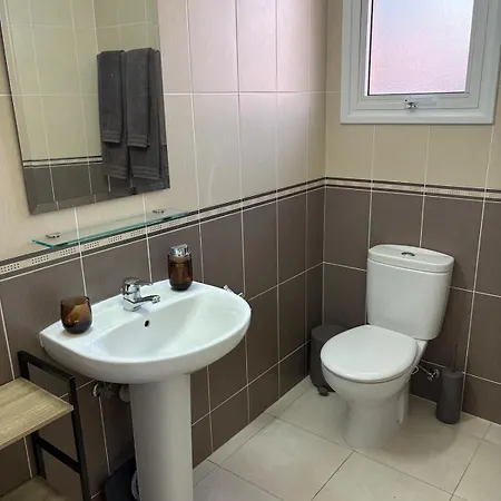 Spacious 2 Bedroom House With Great Views * 佩亚