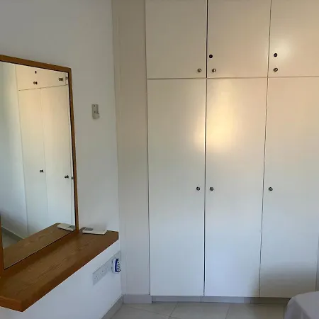 Spacious 2 Bedroom House With Great Views *