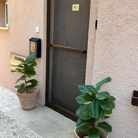 Spacious 2 Bedroom House With Great Views *