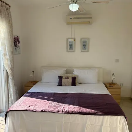 Hébergement de vacances Spacious 2 Bedroom House With Great Views *