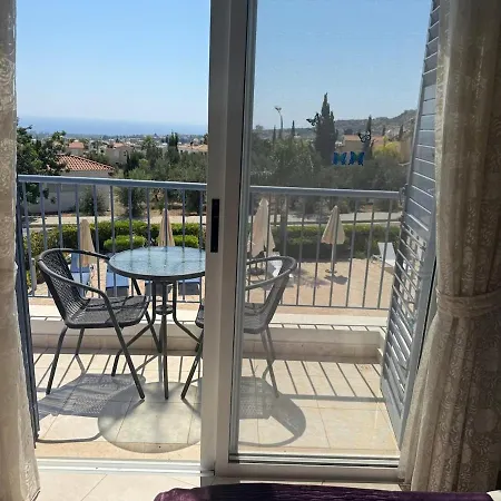 Spacious 2 Bedroom House With Great Views 度假居 *